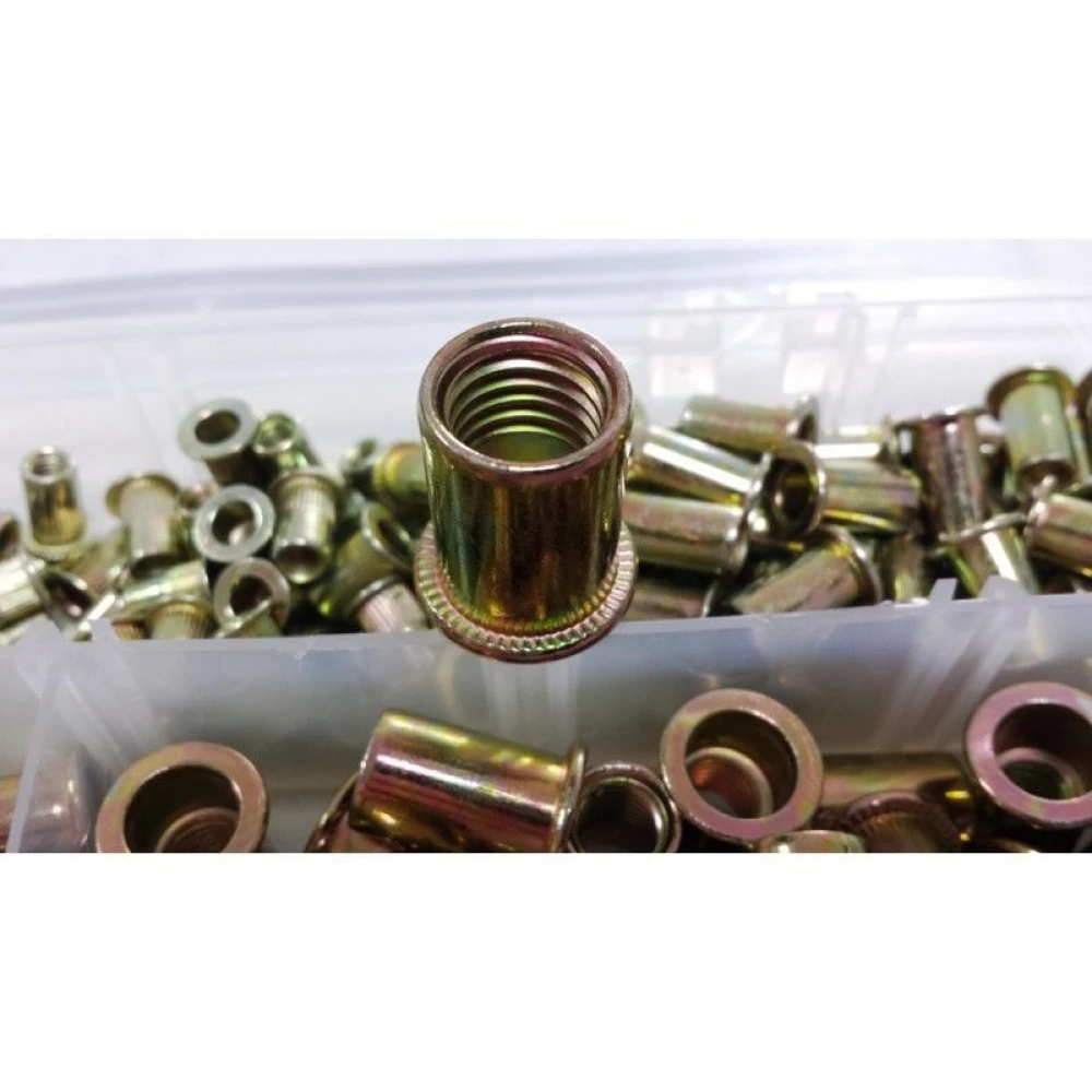 Caja con surtido de 220 piezas de tuercas verticales galvanizadas