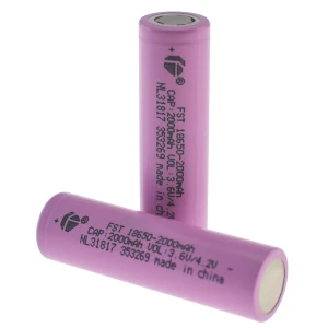 Ladattava 18650 2000mAh 3,7V litiumakku Satkit