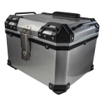 Yleismallinen moottoripyörän takalaukku 45L hopea - neliömalli 1 kypärälle