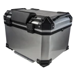 Placa de montaje incluida para baúl universal moto 45L plata