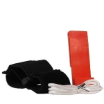 Brazalete Sport Clip para Apple iPod Shuffle con iPod colocado y auriculares conectados