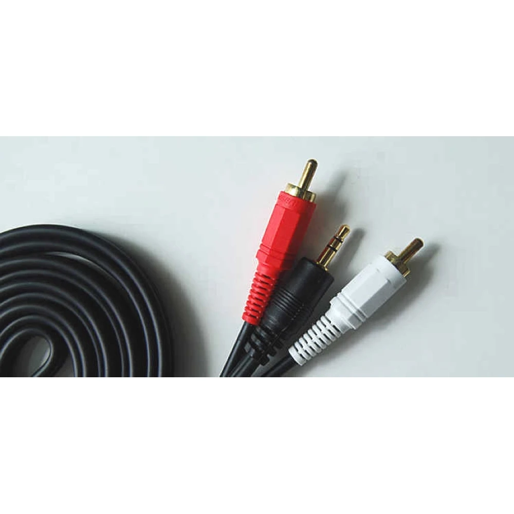 Vista detallada del conector jack 3,5mm y conectores RCA macho del cable adaptador