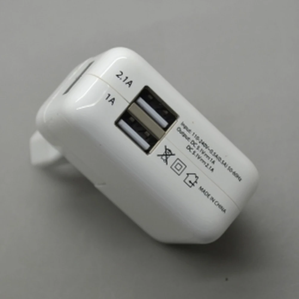 Kaksois-USB-verkkolaturi 2,1A ja 1A tableteille ja puhelimille