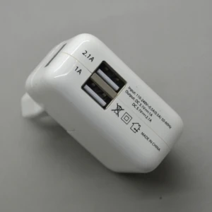 Kaksois-USB-verkkolaturi 2,1A ja 1A tableteille ja puhelimille