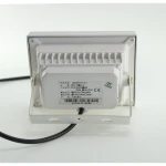 Foco LED 12V 10W con sensor de luz integrado en carcasa de aluminio resistente