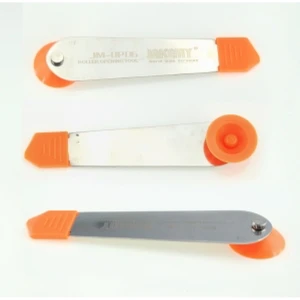 Metallinen avaustyökalu pyörivällä rullalla tableteille ja älypuhelimille