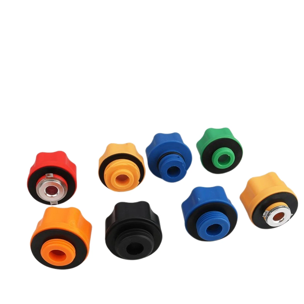 Herramienta para llenado de aceite sin derrames en motores difíciles