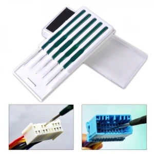 Erikoistyökalusarja auton liitinpinnien irrotukseen kaikille merkeille