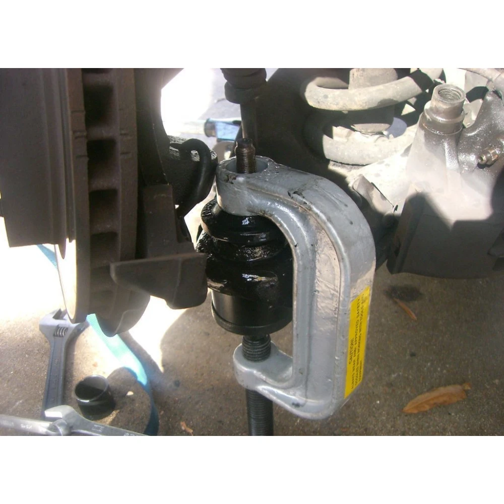 10-osainen pallonivel- ja puslanasennussarja 4x4-maastoajoneuvoihin