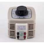 Variac transformador de salida variable 0-250V 2A TDGC2-0.5KVA en uso en laboratorio