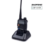 Baofeng UV-5R 8W käsiradio kuulokkeella ja VHF/UHF dual band