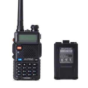 Baofeng UV-5R 8W käsiradio kuulokkeella ja VHF/UHF dual band