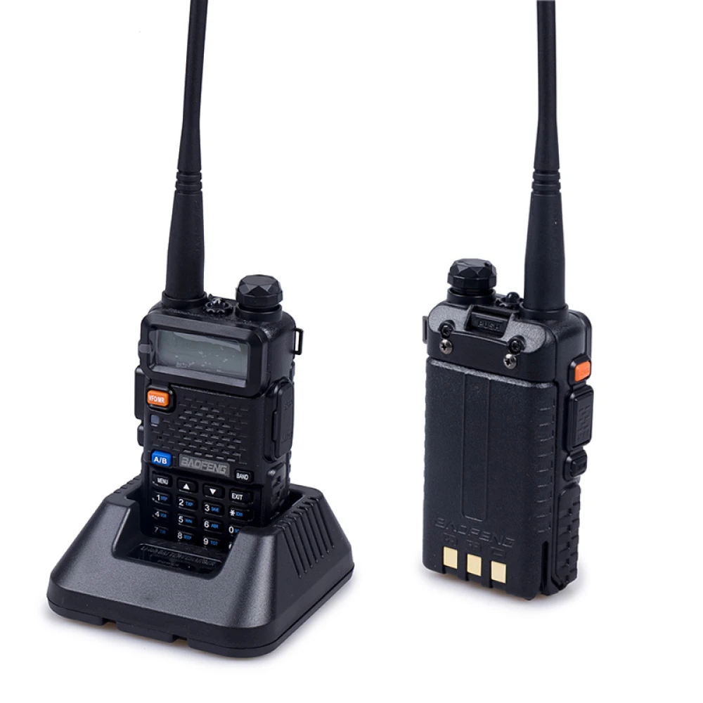 Baofeng UV-5R 8W käsiradio kuulokkeella ja VHF/UHF dual band
