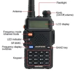 Baofeng UV-5R 8W käsiradio kuulokkeella ja VHF/UHF dual band