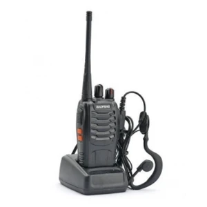 Baofeng BF-888S UHF-radiopuhelin kuulokemikrofonilla